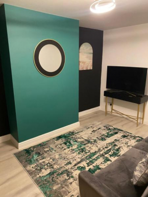 Cosy 3 Bed House In Nottingham Near QMC Hospital And University Free Parking!